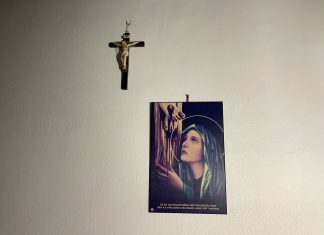 Thinh Lặng Là Niềm Vui